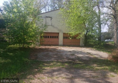 6625 Augusta Rd, Chaska, MN 55318-9307