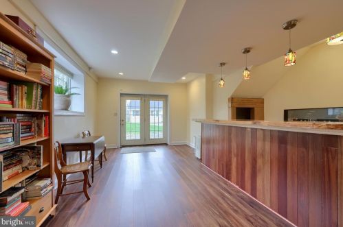 3 Twin Oaks Holw, Lancaster PA  17601-2234 exterior