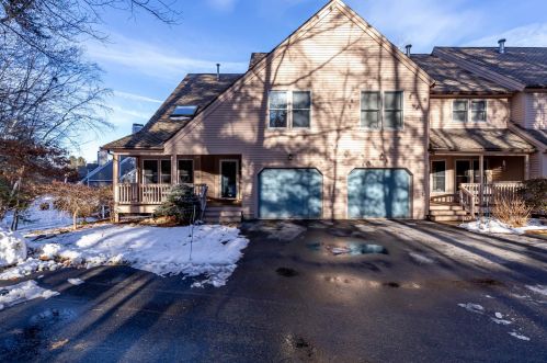 49 Cherry Hollow Rd, Nashua, NH 03062-2235