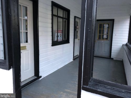 292 Washington St, Berkeley Springs, WV 25411-1586