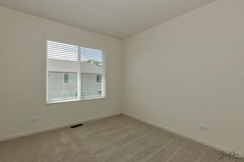 2454 Aurora Dr, Pingree Grove IL  60140-6403 exterior