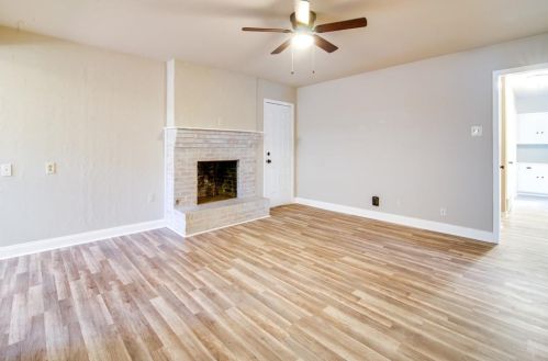 1621 Charlotte Dr, Garland TX  75041-4944 exterior