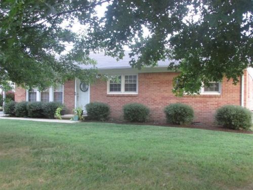 30 Old Jackson Hwy, Leoma, TN 38468-5368