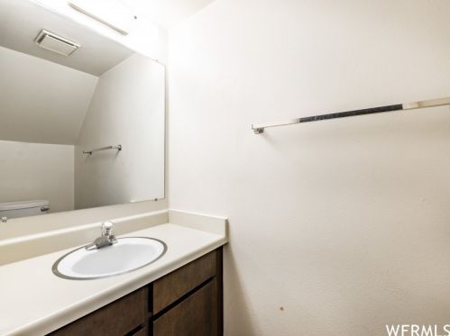 753 Vlg Way, Sandy UT 84094-1861 exterior