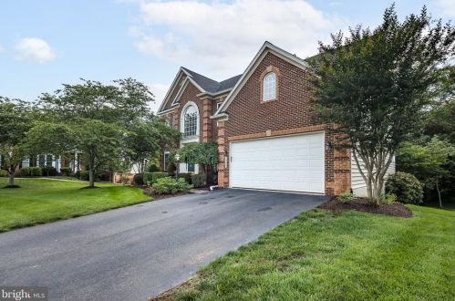 14200 Snickersville Dr, Gainesville, VA 20155-4453