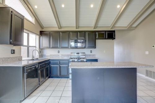 2544 Lark Ellen Ln, Anaheim CA  92806-5606 exterior