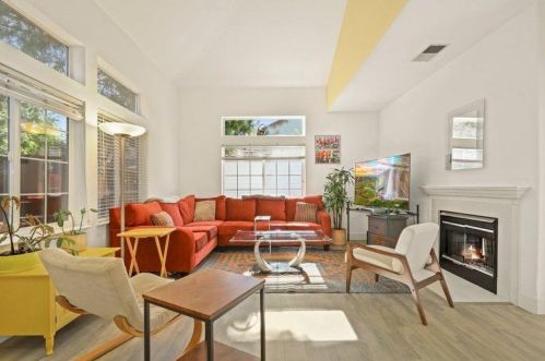 1212 Farragut Cir, Davis, CA 95618-6362