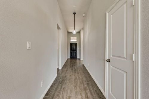 129 Mossy Oak Trl, Fort Worth TX  76131 exterior