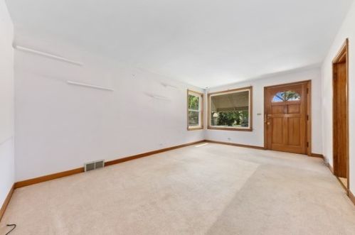 5241 Meade Ave, Chicago, IL 60638-1428