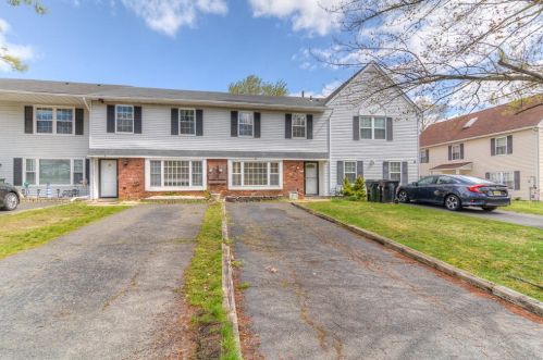 7 Fieldcrest Way, Hazlet, NJ 07730-1947