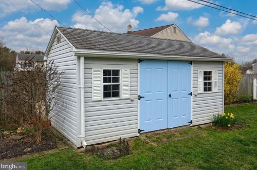 1604 Robert Rd, Lancaster PA  17601-5635 exterior