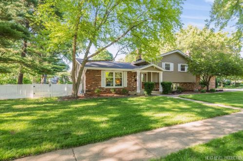 77 Bailey Rd, Naperville, IL 60565-2345