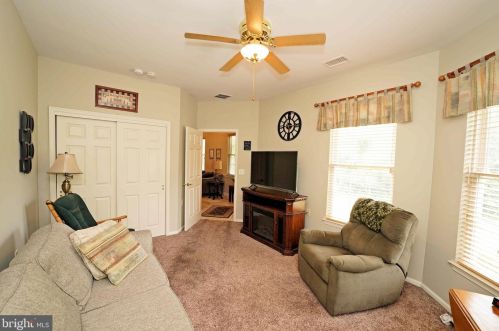 175 Meadowlark Dr, Trenton NJ  08690-3545 exterior