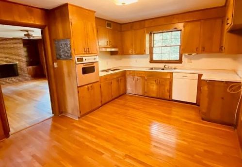 806 Brooks Dr, North Augusta, SC 29841-3222