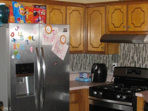 6169 Lauren Ln, Rex GA 30273-1255 exterior