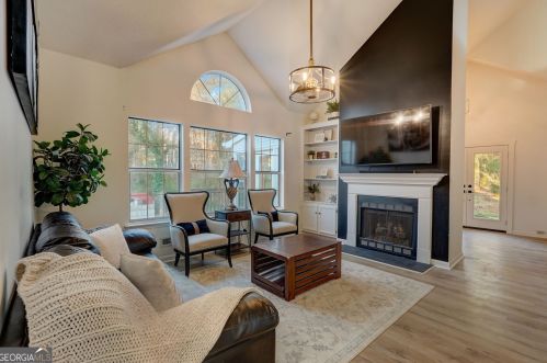 991 Cobb Place Manor Dr, Marietta, GA 30066-3659