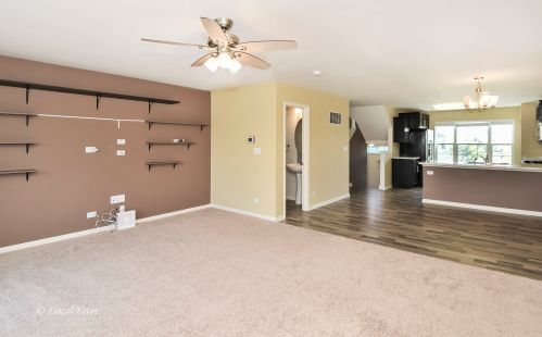 1108 Alta Vista Dr, Pingree Grove IL  60140-2058 exterior