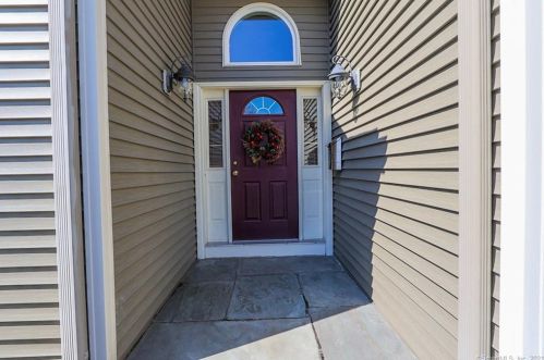25 Talbot St, Torrington, CT 06790-3323