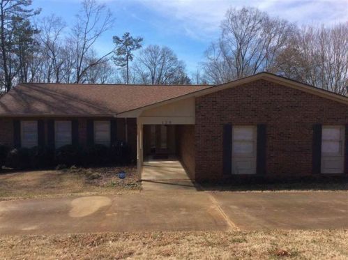 135 Edgewater Dr, Anderson, SC 29626-5103