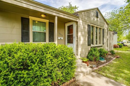 3824 Desert Ridge Dr, Fort Worth TX  76116-9442 exterior