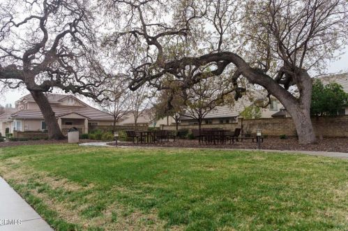 2010 Freesia Ave, Simi Valley CA  93063-3534 exterior