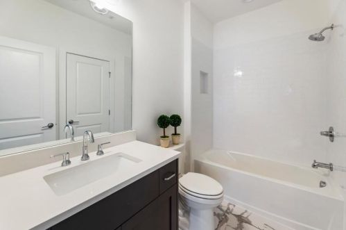 4015 Haverhill Dr, Atlanta GA  30342-3816 exterior