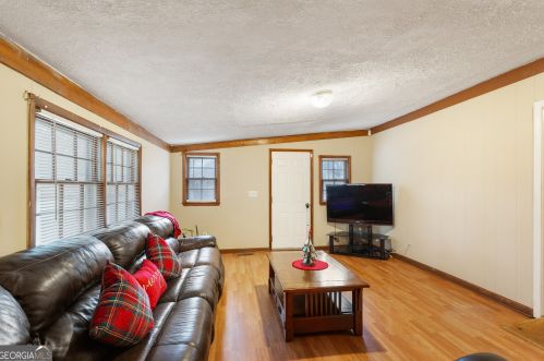 719 Hamilton Ave, Atlanta GA  30344-4144 exterior