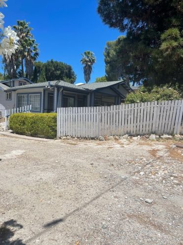 143 Vine St, Lake Nacimiento, CA 93446-3736