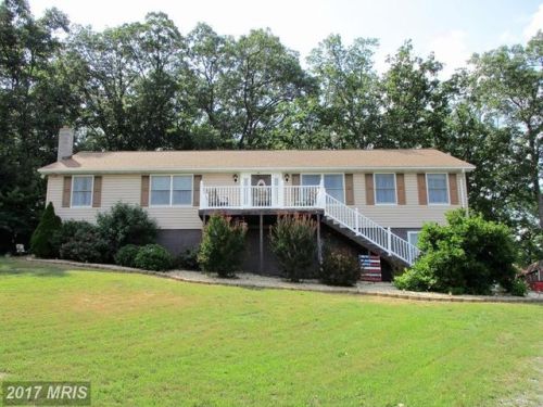2033 Apple Harvest Dr, Hedgesville WV  25427-6601 exterior