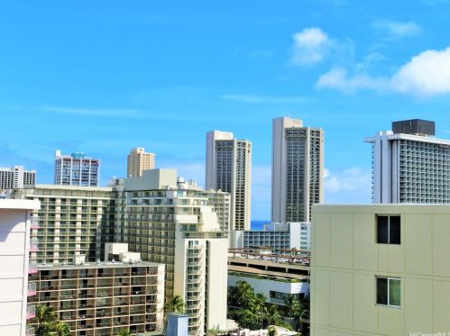 445 Seaside Ave, Honolulu HI  96815-2640 exterior