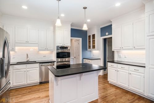 3721 Harts Pl, Atlanta GA  30341-1754 exterior