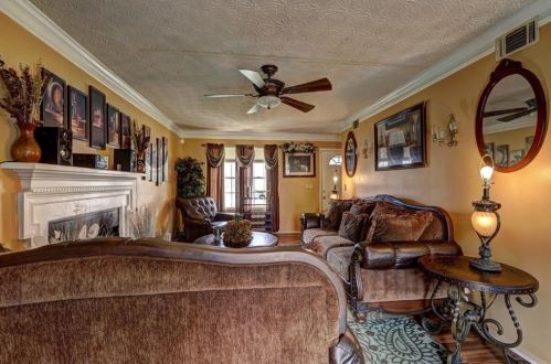 6786 Bent Crk Dr, Rex GA 30273-2100 exterior