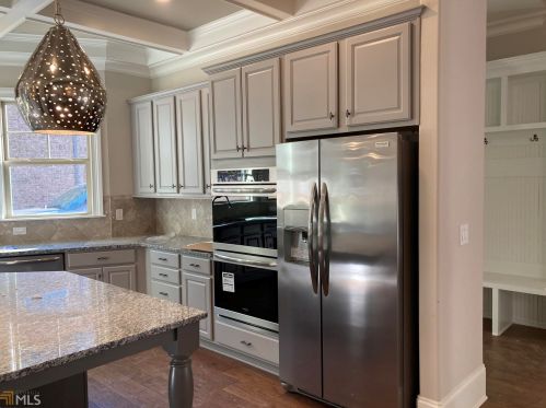180 Radcliffe Dr, Mcdonough, GA 30253-8371