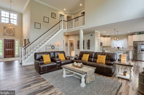 4 Peyton Dr, Carlisle PA  17015-8548 exterior
