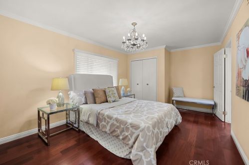 1430 Greenbriar Rd, Glendale CA  91207-1053 exterior