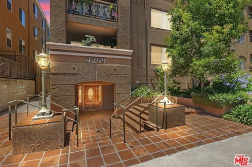 4259 Fulton Ave, Van Nuys, CA 91423-3927