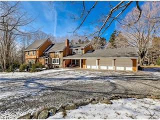 182 Beardsley Rd, Huntington CT  06484-1842 exterior
