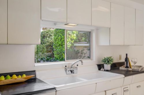 1252 Carmel Ter, Los Altos CA 94024-5508 exterior