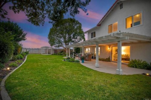 6411 El Pato Ct, Carlsbad, CA 92009-4309