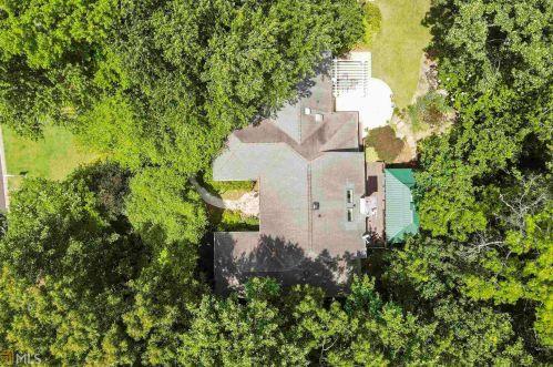 250 Cameron Ridge Dr, Atlanta GA  30328-4709 exterior