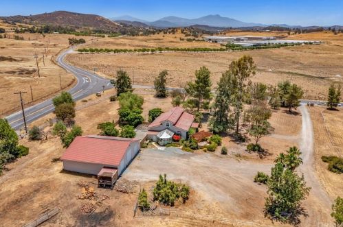 25066 Rancho Santa Teresa Dr, Ramona, CA 92065-6323