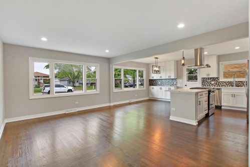 186 Hemlock Ave, Wood Dale, IL 60191-2167