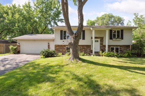 2961 119th Ln, Minneapolis, MN 55433-1710