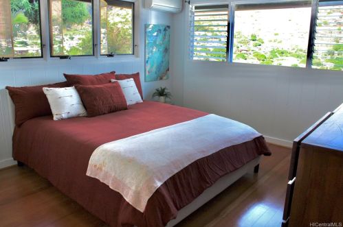 474 Hao St, Honolulu HI  96821-1620 exterior
