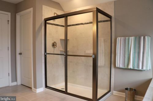 46 Stoneham Rd, Trenton NJ 08638-2746 exterior