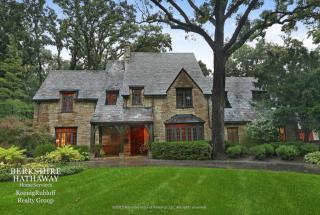 707 7th St, Oak Brook IL  60521-4873 exterior