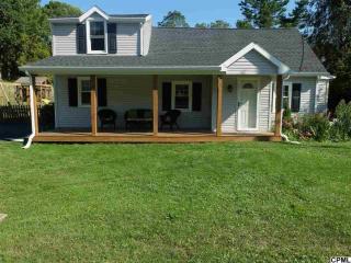 5 Wood Ln, Carlisle, PA 17013-3148