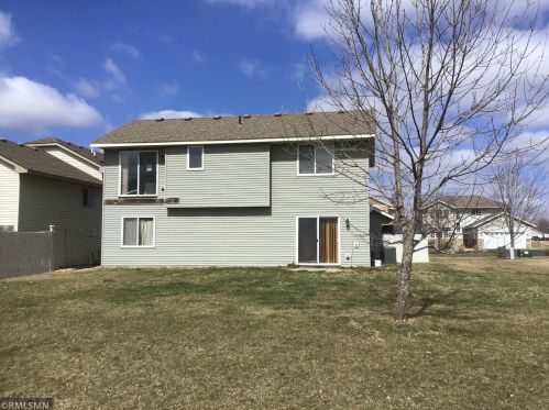 9421 Golden Pond Ln, Monticello, MN 55362-4611