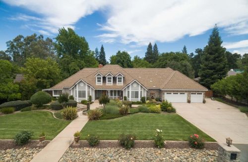8833 Country Creek Dr, Citrus Heights, CA 95662-2118