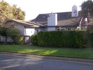 25391 Markham Ln, Salinas, CA 93908-9364